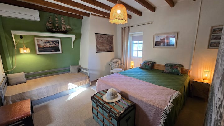 habitación con aire acondicionado  -     cama de 160 cm + cama nido