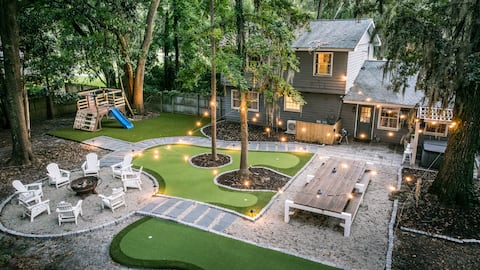 Sleeps 18! Island Home on Acre w/Hidden Speakeasy