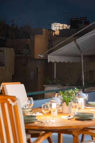 Luxury 4Bdrm Penthouse with Jacuzzi near Acropolis gallery image 5