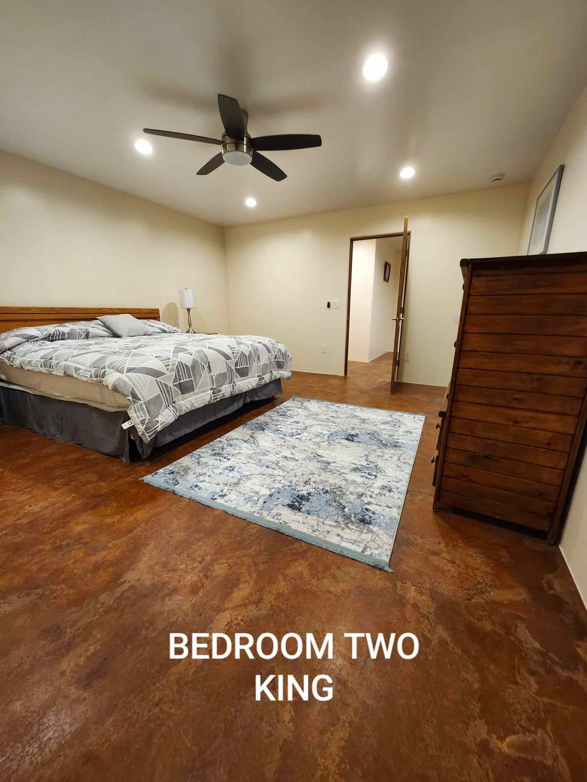 غرفة النوم 2