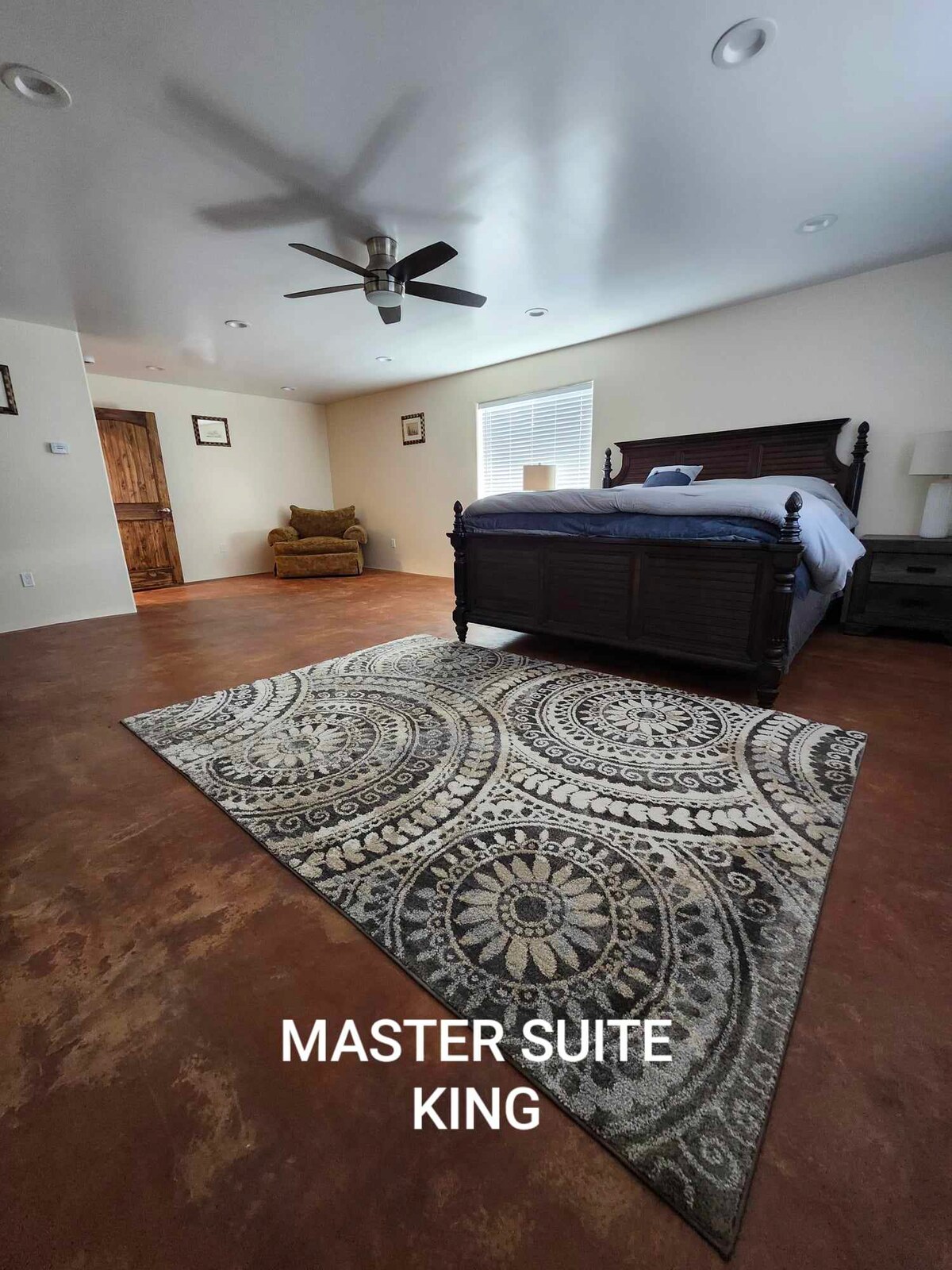 غرفة النوم 1