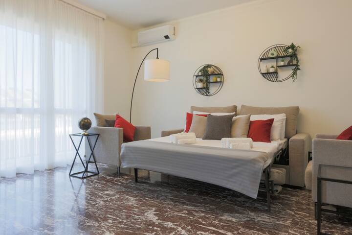 [Urban Elegance] Central Station w/Private Garage gallery image 2