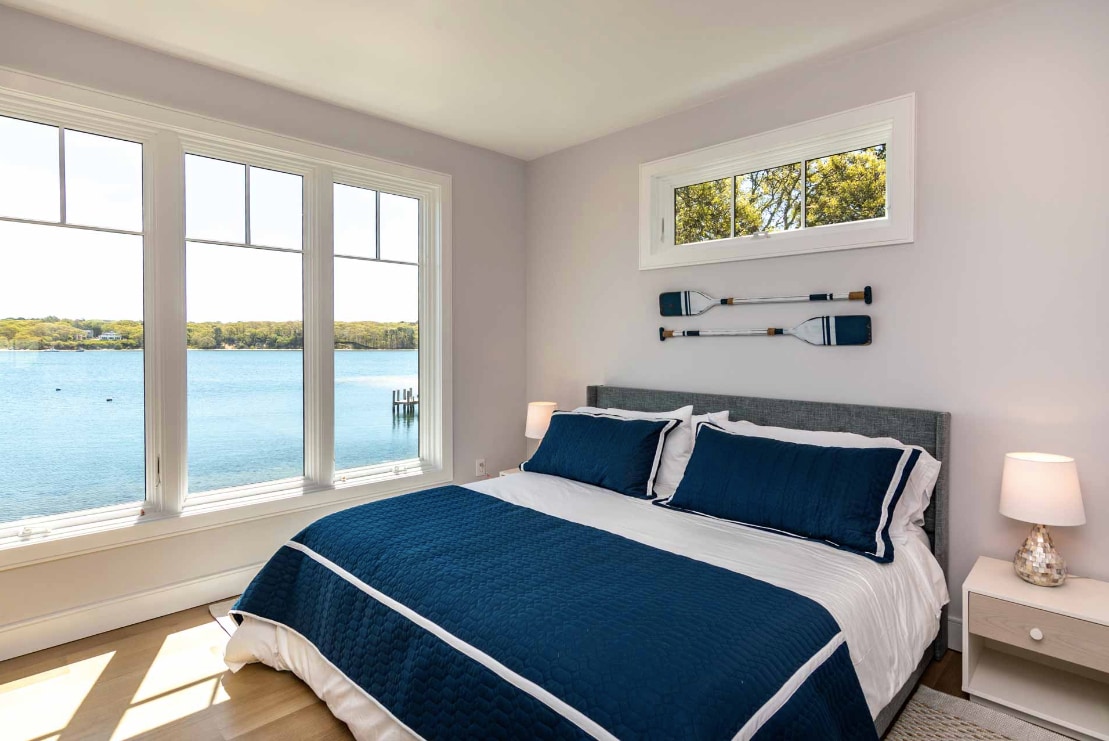 BEACHVIEW (hoofdniveau)

- Comfortabel kingsize bed 
- En suite douche, wastafel en toilet 
- Hoogtepunten:  Gelegen voor gemakkelijke toegang en uitzicht die de essentie van het leven aan het strand vastleggen, en een rustig toevluchtsoord bieden. 