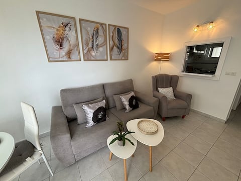 Top performing Airbnb: 1st line of Coqueto beach La Brisa Marina apartment. in Fuengirola
