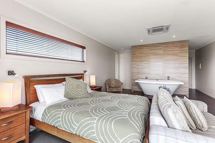 Captain's At The Bay | Bay Side Balcony Room - Apollo Bay