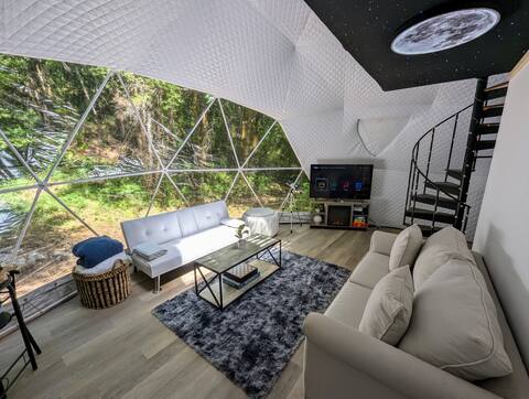 Creekside Astro-Dome w/ Hiking Trails & Forest!