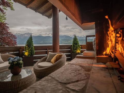 Lakeside Chalet with Panorama View
