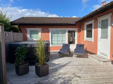 Modern villa med jacuzzi