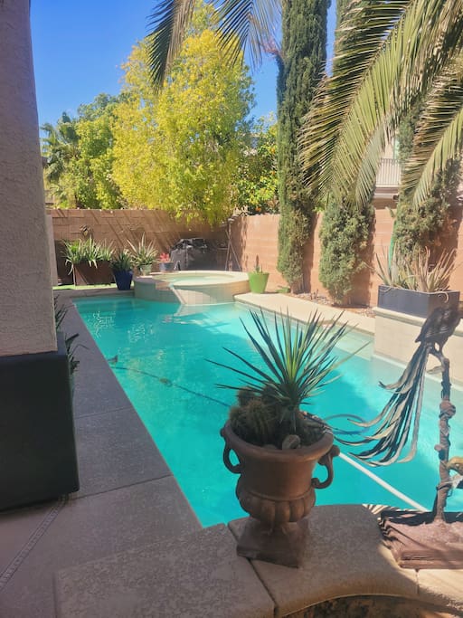 Private Casita with pool 10 min to strip