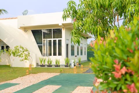 Bliss Loft - Holiday villa Just moments from CMB