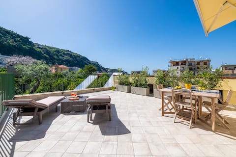 Top performing Airbnb: "Elena" apartment with terrace in Sorrento