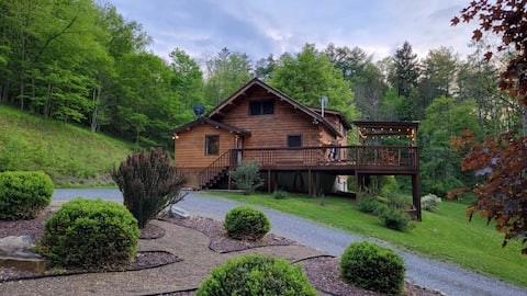 Private and Cozy Cabin Close to Williamsport