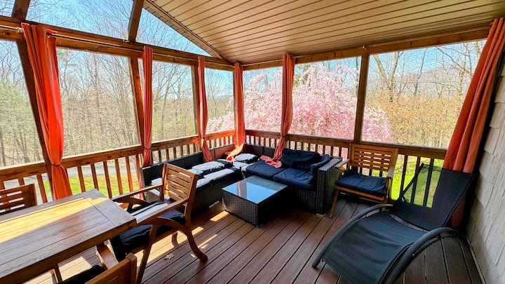 Woodland Whimsy | Private, Pool, Hot Tub, Sunroom - Saugerties, NY