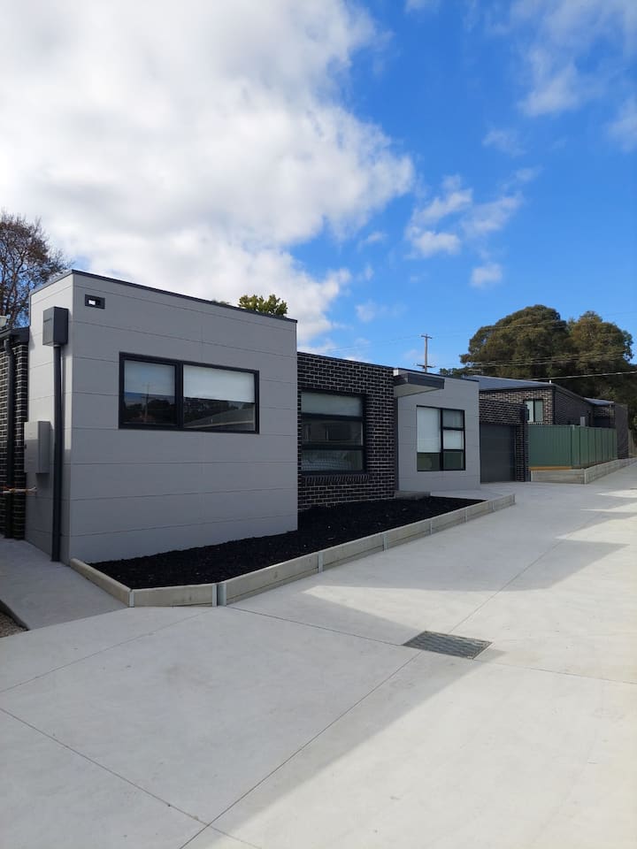 Relaxing Home Away From Home - Ballarat