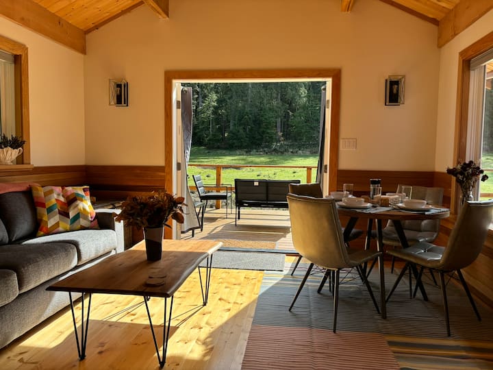 Luxury Suite With Hot Tub On Gambier Island - Gibsons