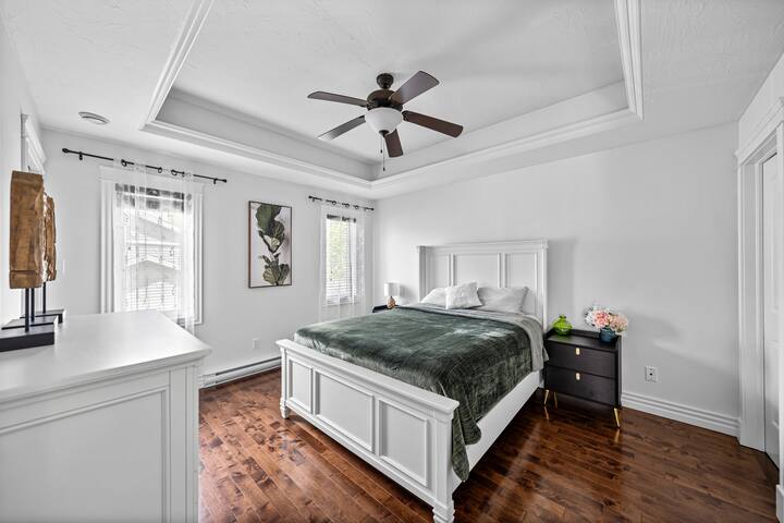 H. Home that feels like your’s. Near the park