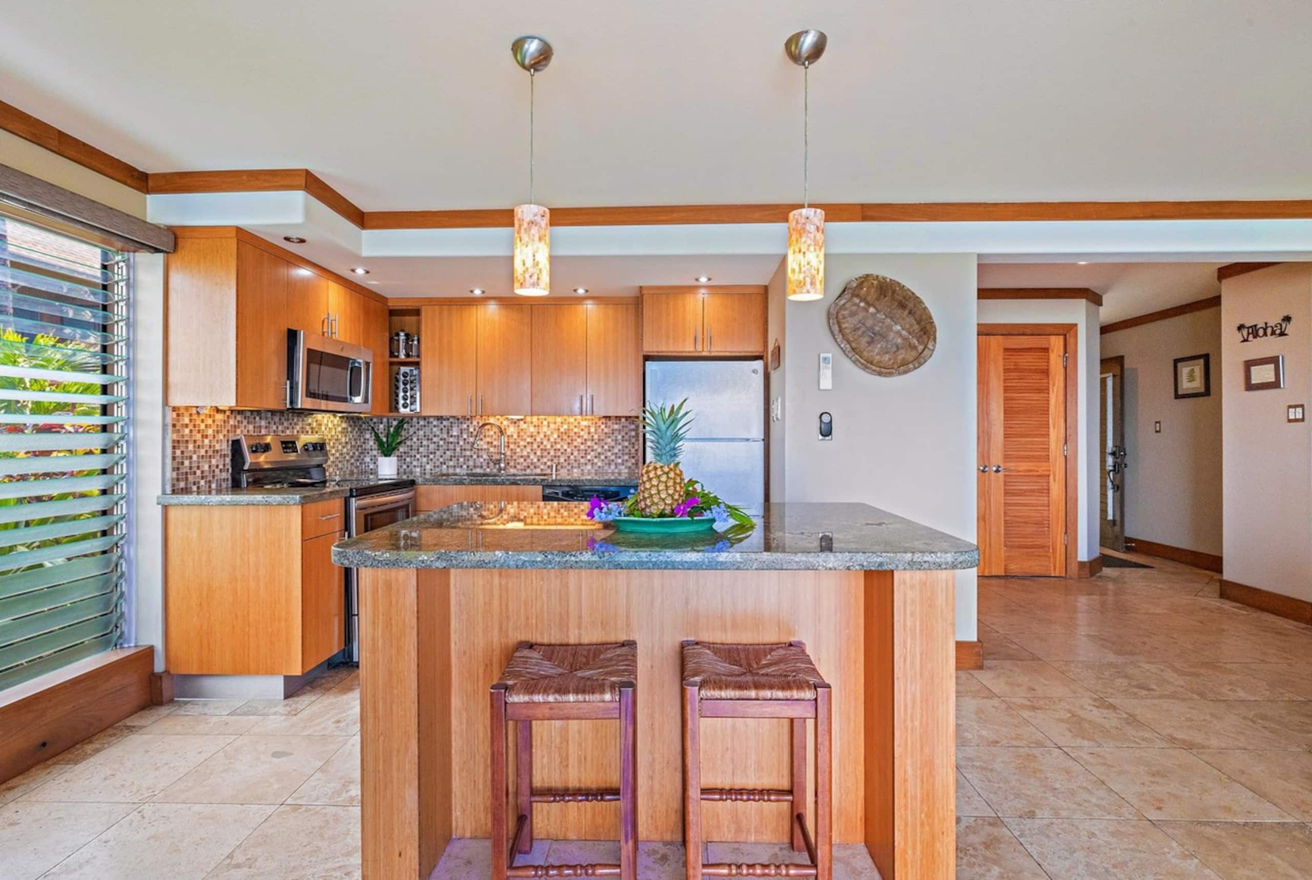 Aloha! 10 Steps to Ocean. Breathtaking Ocean Front - Image 7