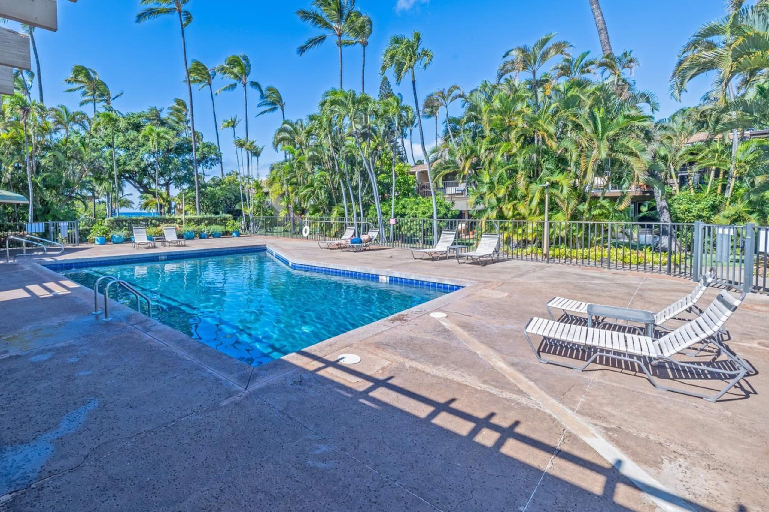 Aloha! 10 Steps to Ocean. Breathtaking Ocean Front - Image 32
