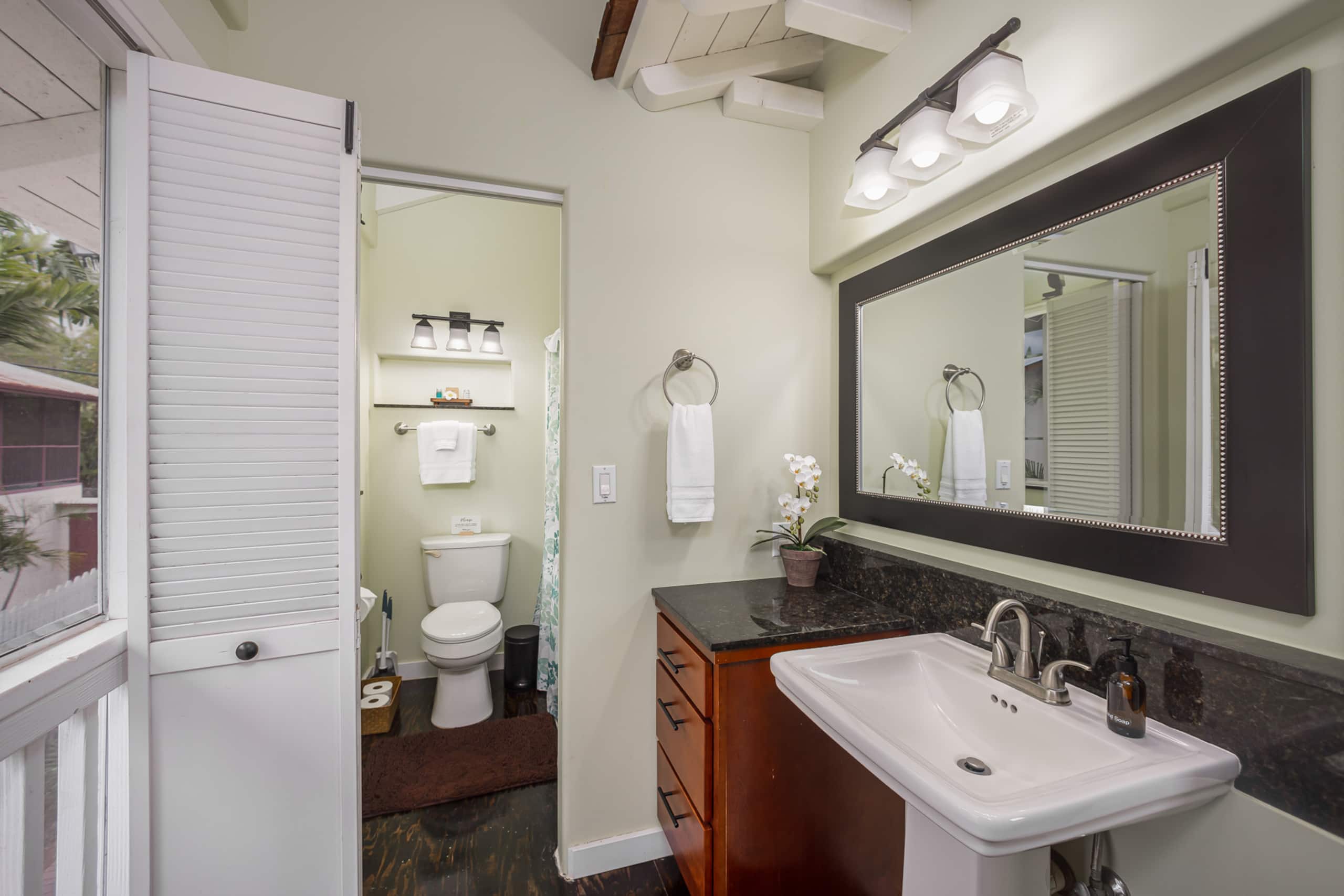 Kona Penthouse Retreat - Relaxed 2 BD w/Ocean View - Image 13