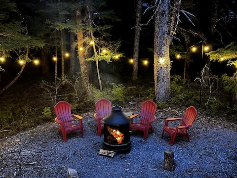 Girdwood Gathering Spot • Fire & Spa sleep 17