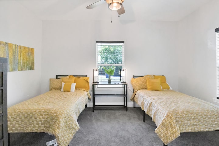 Bedroom 3 has twin beds providing flexibility for those who prefer separate sleeping arrangement. 