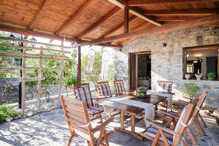 Villa Eleftheria Serenity: Pool & Jacuzzi gallery image 4