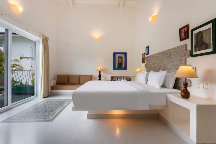 Ultra Luxury 5BHK Villa w PVT Pool – Mandrem