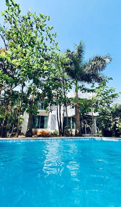 4 Bed Villa with Pool and Food by Baya Resorts