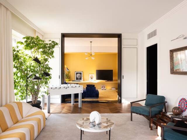 Design Apartment in City Center gallery image 2