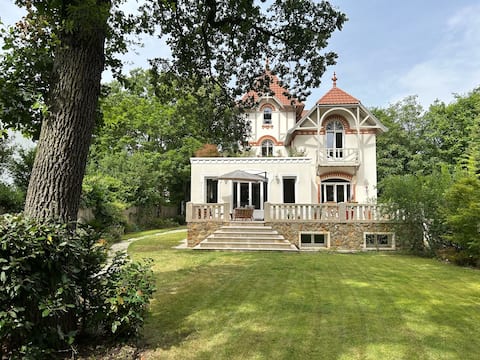20 min Paris: 19th Century Villa 160 m² - Garden