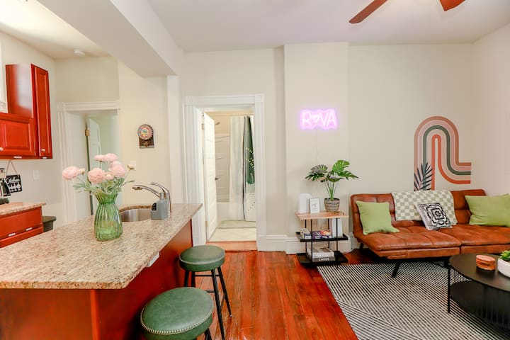 Downtown Rva Apt. W/private Parking - Richmond, VA