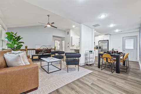 The Suite Escape; Luxe- Cozy Living in Metro Atl