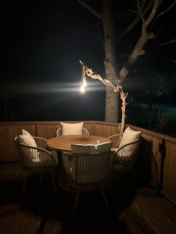 Queen of the Bluff: coastal cottage charm gallery image 3