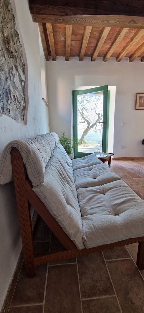 Top Airbnb: Romantic stone house with panoramic views - Tuscany a Lajatico