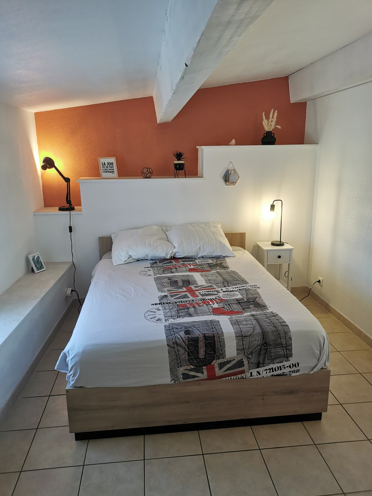 საძინებელი 1