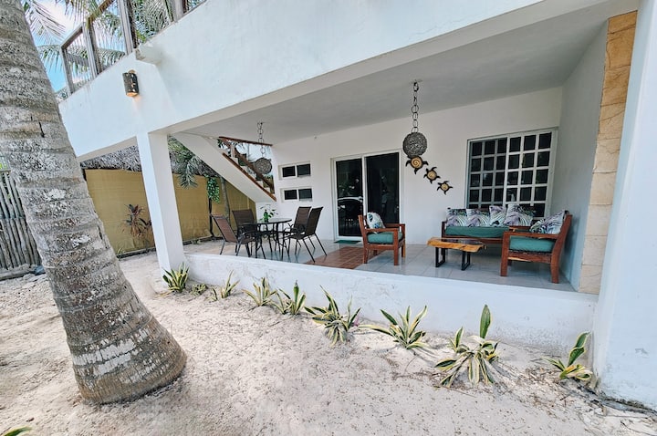 Tranquilidad, Palmeras Y Arena Con Marlene Y Pepe - El Cuyo