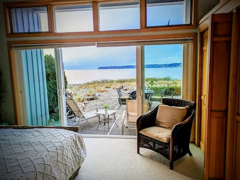 Semiahmoo B9 Oceanside Serenity Ground Condo