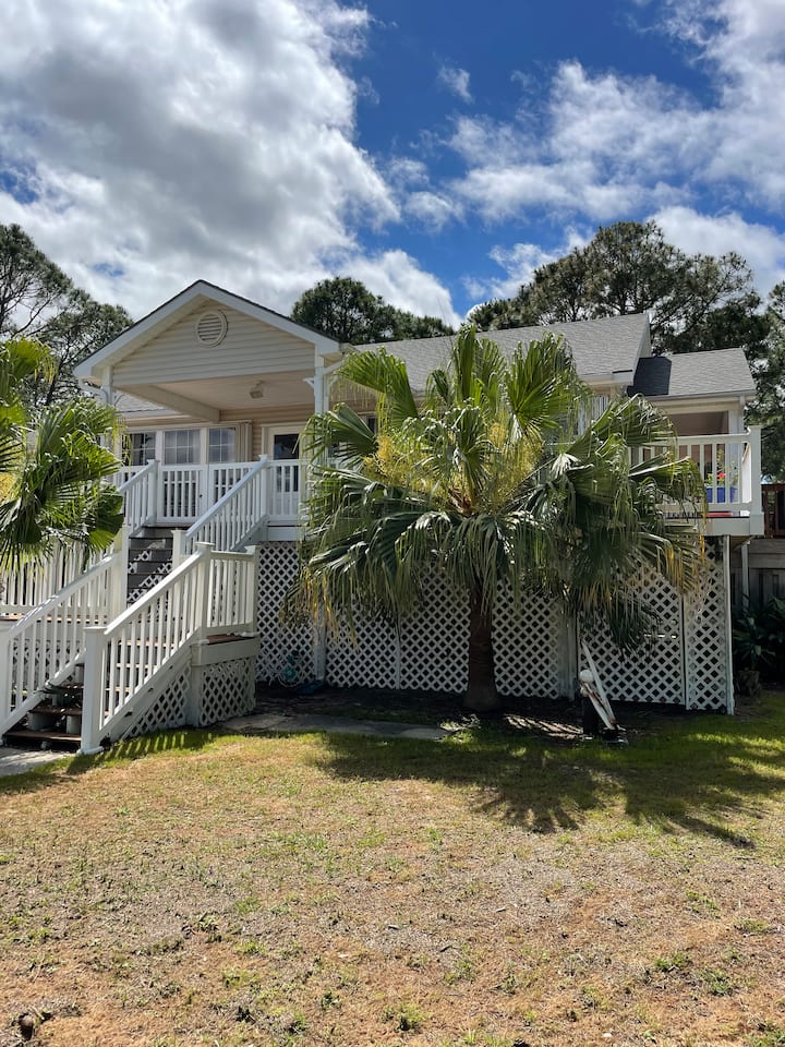 A Sweet Sunny Home: 
Hess Shore 2 - Dauphin Island, AL