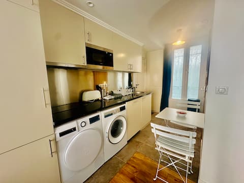 Airbnb performant: Parisian Hotel Style – Blue à Le Pré Saint Gervais