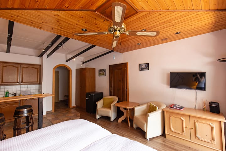 Cozy Downtown Studio Ground Floor - Zermatt