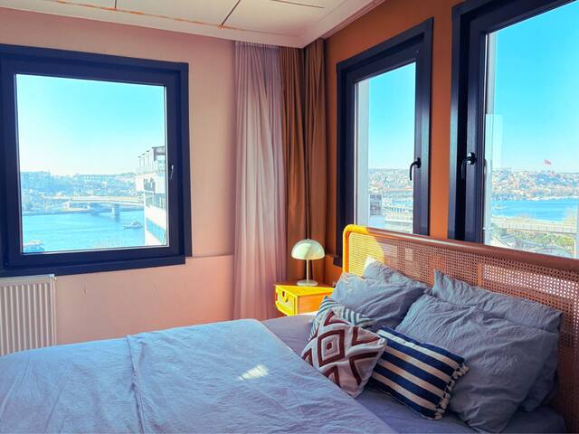 Bosphorus View, 4BR Luxury Penthouse in Karaköy gallery image 3