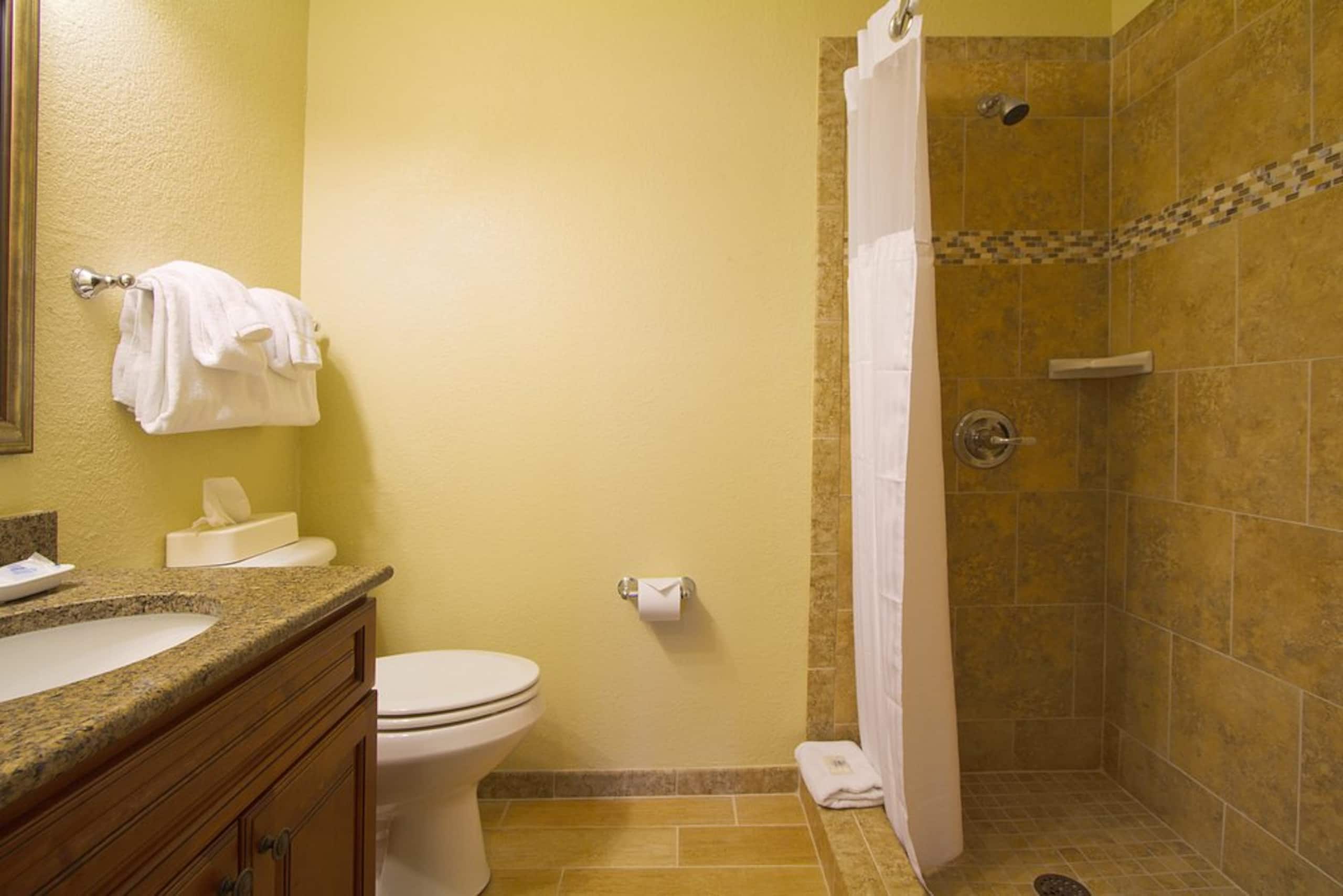 Ka Eo Kai  Resort 2 BR w/ POOL & HOT TUB - Photo 27