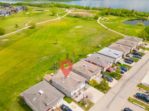 Golf Retreat with Lake Access