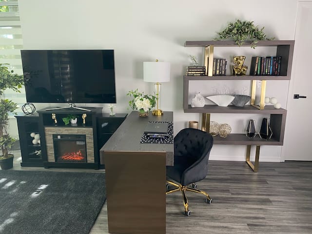 Stylish 3-Bed Waterfront Suite gallery image 3