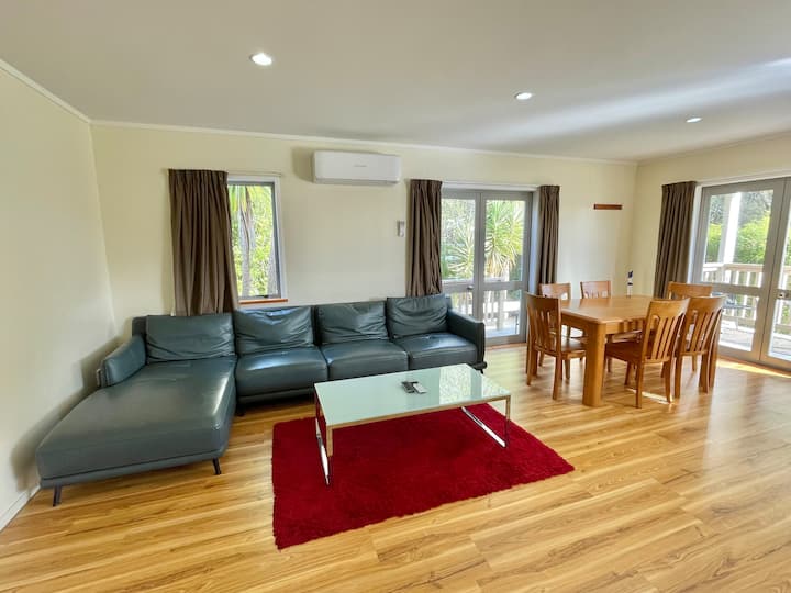 House Sleeps 8 - Hahei