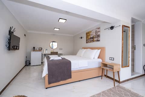 Popular Airbnb listing: Room with Private Patio and Sea View on Cunda Island in Balıkesir
