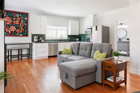 Unit 3 Historic Temperance Hotel/Downtown/sleeps 3