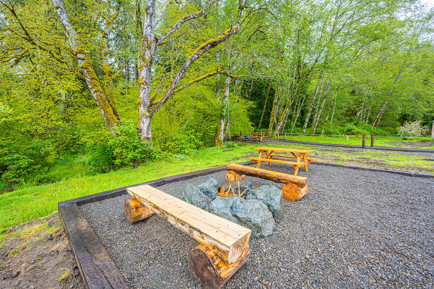 Rainforest Tiny Home Retreat: Rustic photo 7