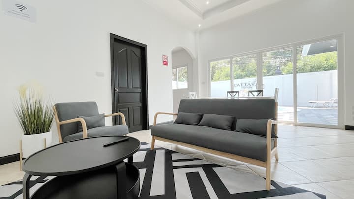 #1 Fashion Holiday Poolvilla 3beds-near The Beach - Pattaya City