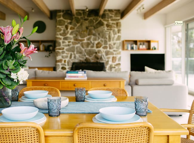 Melba Views – beachfront luxury for family groups!